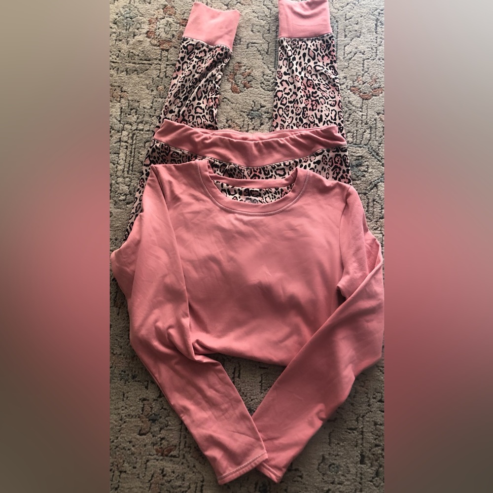 Cuddle duds leopard set